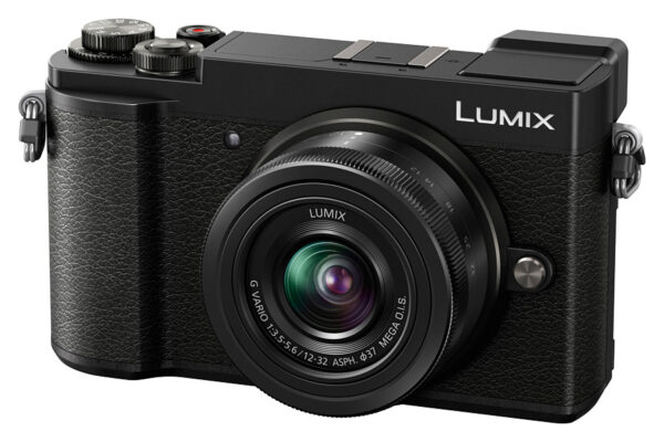 Panasonic Lumix DC-GX9 + Lumix G 12-32mm f/3.5-5.6 Čierny
